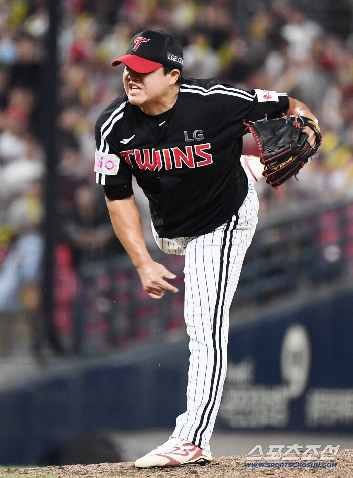 The catcher strongly recommended the ball It was recommended by Yeolryang Dong-won, who made a bold appointment in the 5.2 billion FA tie, which was sluggish in the first half of the year