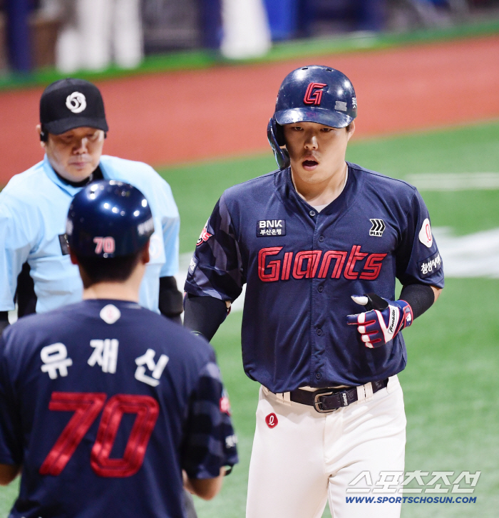 Gamboa 9K Show  Ko Seung-min's return shot achieved Lotte's 50 wins, Kiwoom's 4-0 rout 