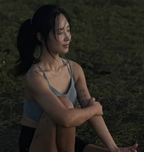 Girls' Generation Yuri Gives Donation Yoga Instructor in Jeju Island...Lee Hyori is cheering too. 