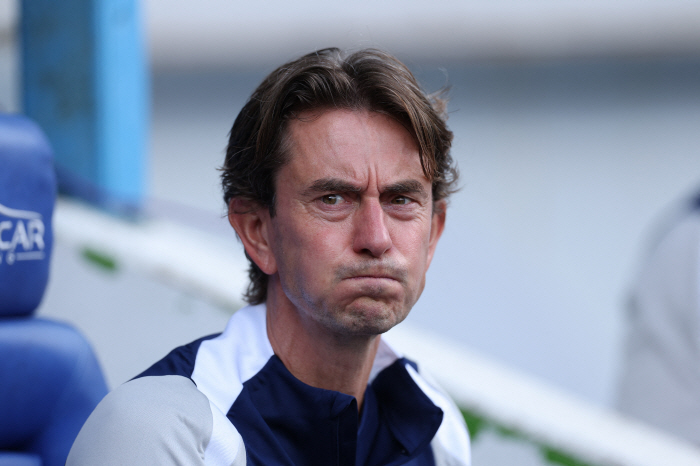 Heung-min found a replacement for Tottenham's £60 million striker, just £26 million. Okay