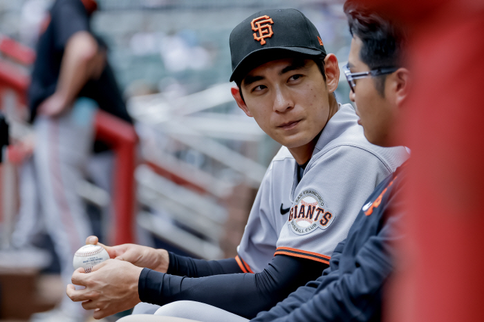 In the end, trade rumors that broke out brought in a triple machine and Lee Jung-hoo as a DH medium, sighing at 0.190 in the second half
