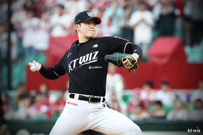 KT and NC sweeps three consecutive games  for the first time since Bae Je-seong was discharged from the military, which marks the beginning of the second half of the big half