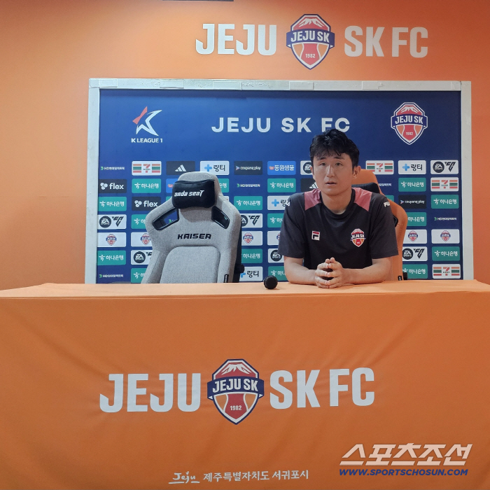 Lucky Vicky, drama master Jeju fullback Lim Chang-woo. Today is the same day as the Seoul match a year ago, 3 to 2, and the score