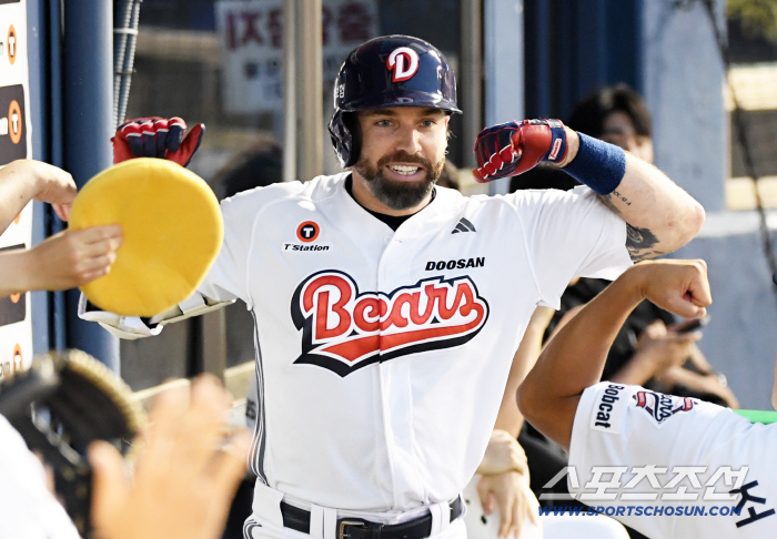Next time, Jack Rogue compliments next to Cave who passed Jamsil Stadium are calling for a home run again