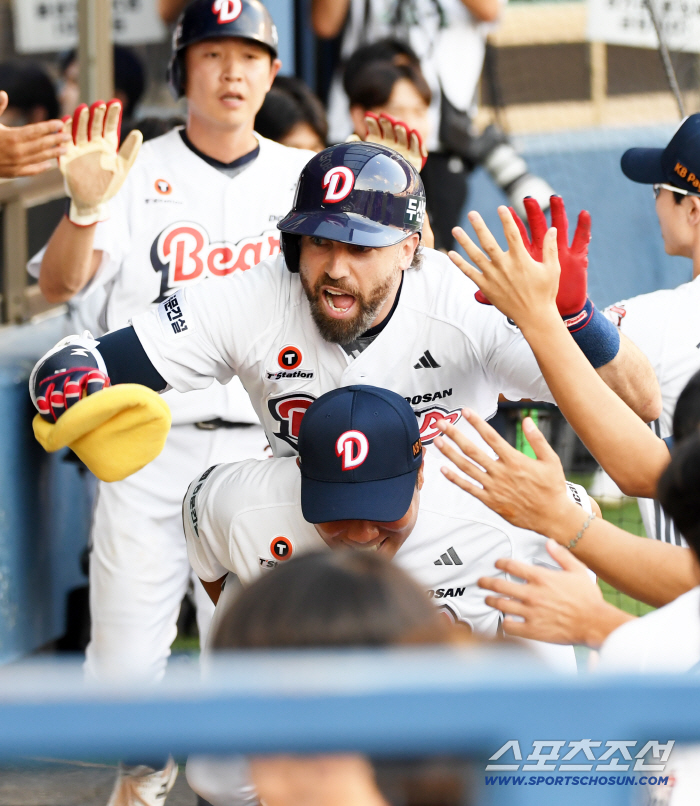 Next time, Jack Rogue compliments next to Cave who passed Jamsil Stadium are calling for a home run again