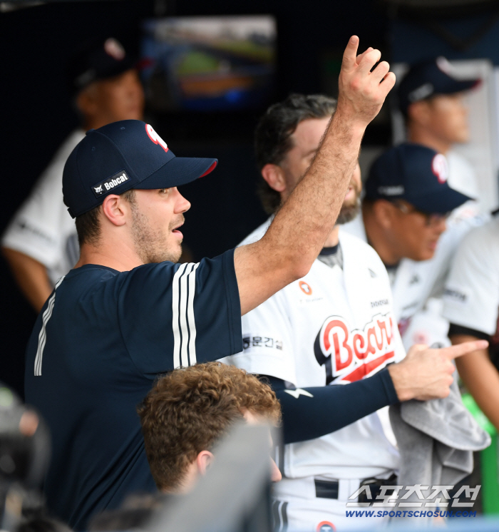 Next time, Jack Rogue compliments next to Cave who passed Jamsil Stadium are calling for a home run again