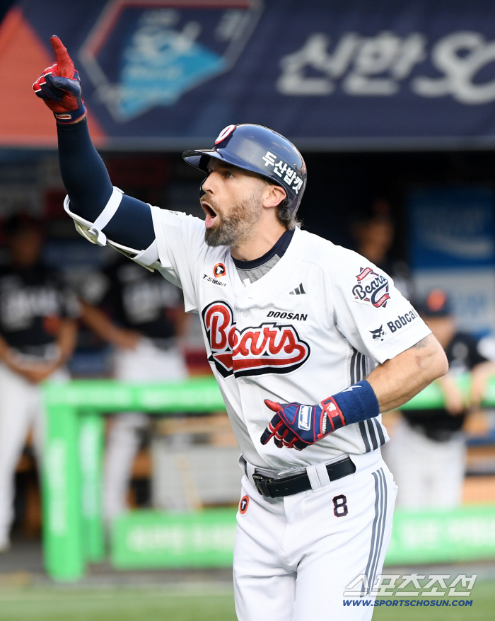 Next time, Jack Rogue compliments next to Cave who passed Jamsil Stadium are calling for a home run again