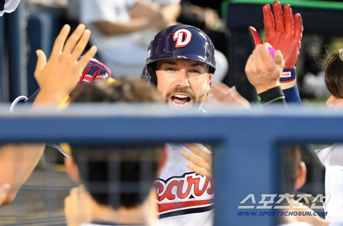 Next time, Jack Rogue compliments next to Cave who passed Jamsil Stadium are calling for a home run again