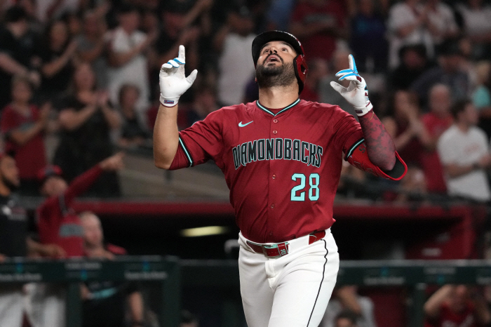 No way! It's not a dream to have 60 home runs with Jericho, pressing Raleigh with 37 guns side by side