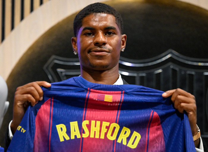  Rashford feels like home, completely deleted Manchester United → Barcelona full salary burden...Not debuting? a grave breach of contract