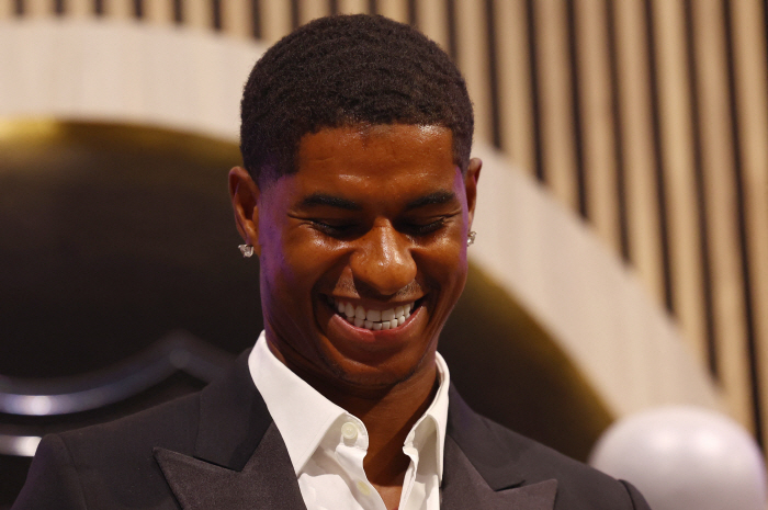 Rashford feels like home, completely deleted Manchester United → Barcelona full salary burden...Not debuting? a grave breach of contract