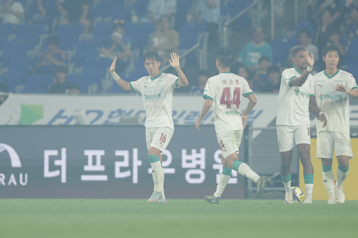 You didn't see me crying Choosing a U-turn Daejeon → One Club Ulsan's Dagger, Moongle Lee Myung-jae's sincerity...Let's go to the World Cup. Let's go back to the beginning