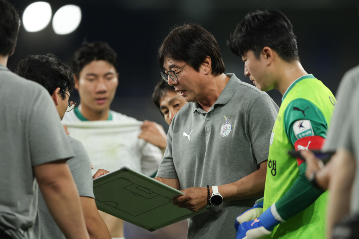 You didn't see me crying Choosing a U-turn Daejeon → One Club Ulsan's Dagger, Moongle Lee Myung-jae's sincerity...Let's go to the World Cup. Let's go back to the beginning