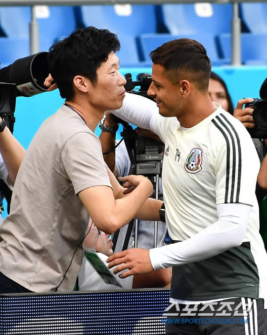 Park Ji-sung and Manchester United's Chicharito Crazy Controversy Even the President made angry remarks on discrimination against women → Withdrawal of fines