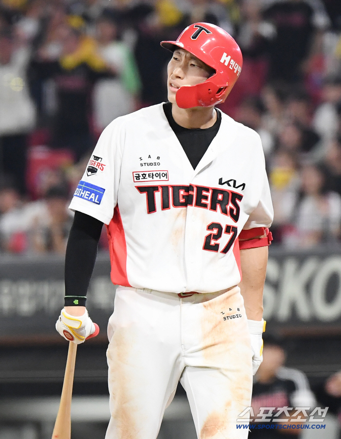  Horyoung Kim steps down with a strikeout
