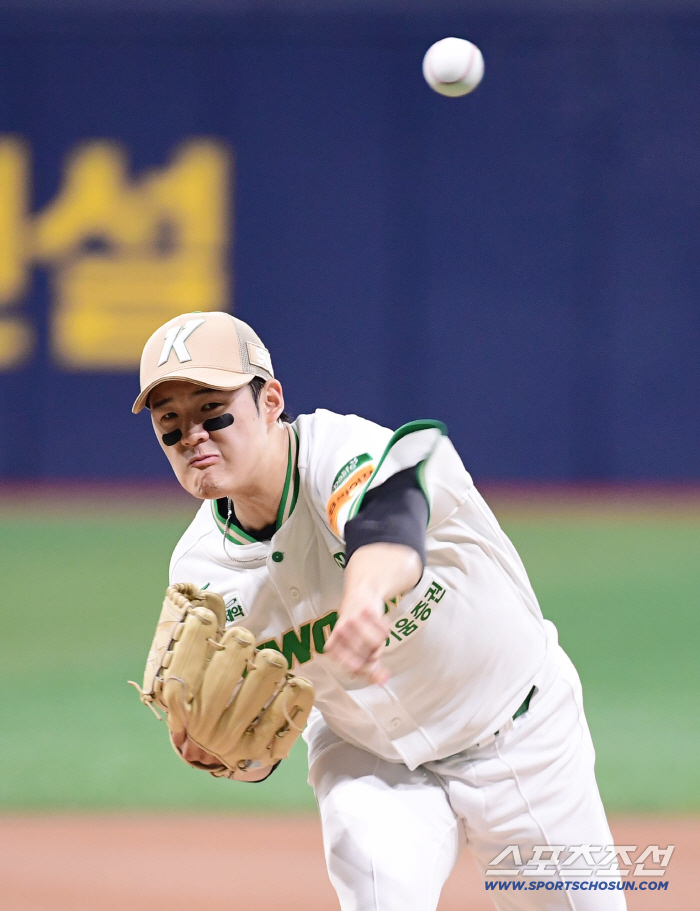  Kiwoom Jung Hyun-woo's powerful pitch to victory