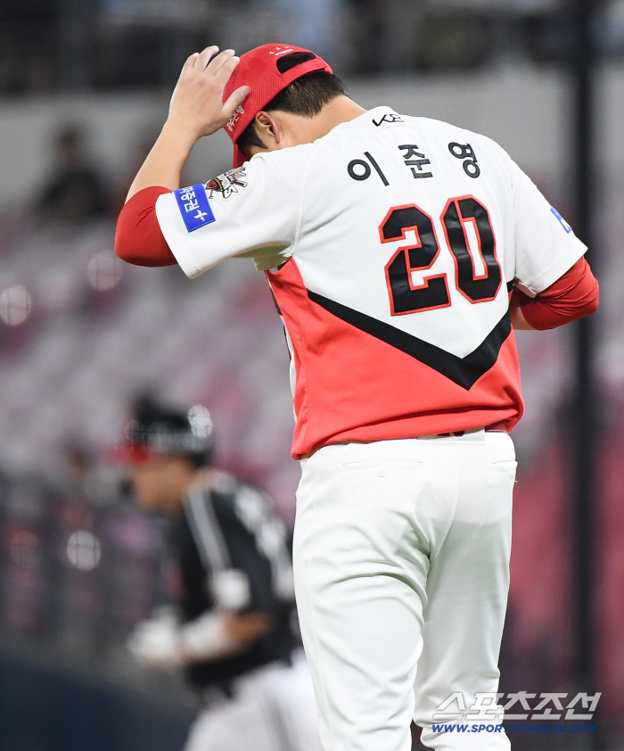  Lee Junyoung allowed a three-run shot