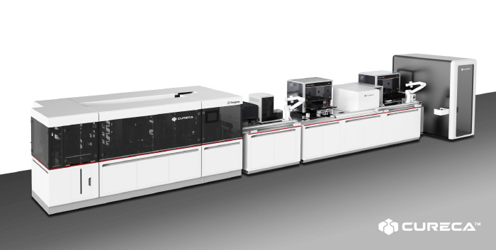 Seegene unveils ADLM's unmanned PCR automation system and diagnostic data analysis platform.