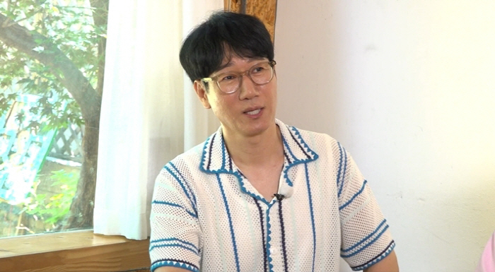 Seok-jin, who doesn't know much about skits, who Yoo Jae-seok also admitted, is not good at skits...I was cut when I was a rookie (Holmes)