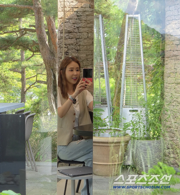 Shin Ji disappeared from SNS of ♥ where the whole nation opposed marriagea bright face after the controversy