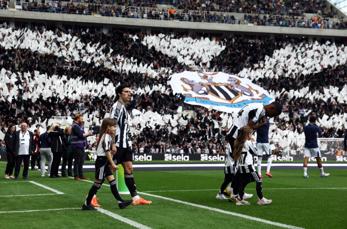 A super large variable before we leave Korea!Request to transfer the strongest striker in EPL, Newcastle Pungbi Baksan to recruit promising players