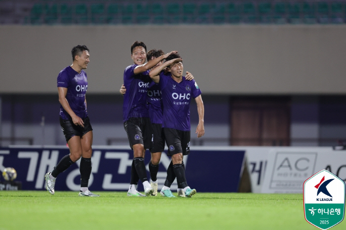 Thank you so much… This is the national team class, FC Anyang Kwon Kyung-won joined after memorizing all his colleagues' names → Injuries from the first game