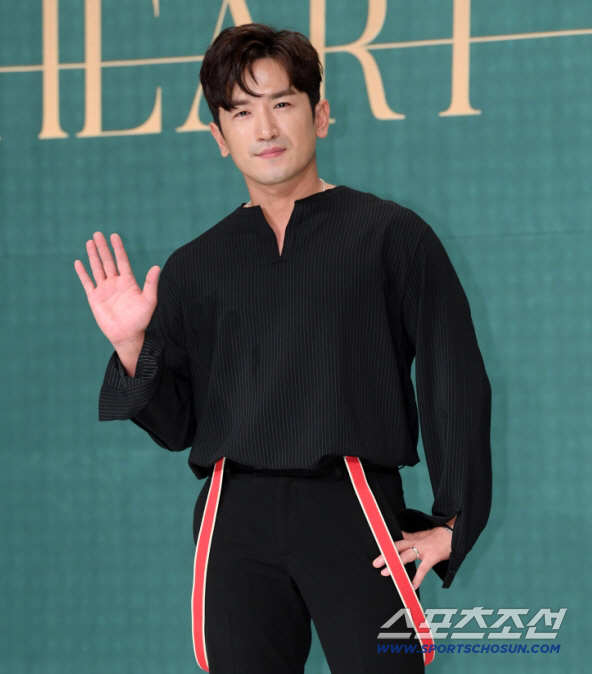 46-year-old SHINHWA Lee Minwoo is getting marriedPrecious relationship ♥ Bride-to-be reveals for the first time in Salimnam 
