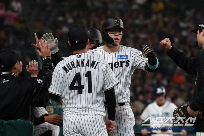 The average number of spectators last in Seibu (23,433) is higher than Samsung (22,806) who ranks first in the KBO League, and Hanshin 41,904 performers and top box office (Min Chang-ki's Japanese baseball)