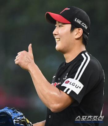 ERA 0.73. Ace mode in the second half is in operation. I was the worst candidate in the first half of next year's opening game. In the second half of the year, I'm the best 