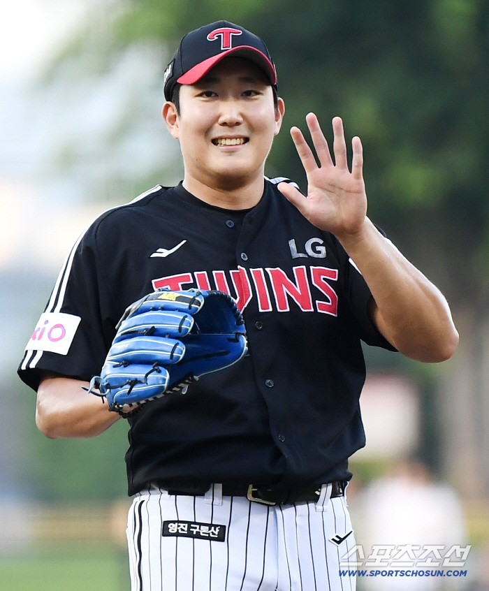 ERA 0.73. Ace mode in the second half is in operation. I was the worst candidate in the first half of next year's opening game. In the second half of the year, I'm the best 
