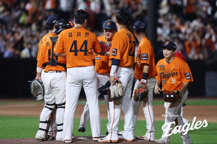 I needed a break from Hanwha, whose last losing streak was going to 60 wins a month ago...
