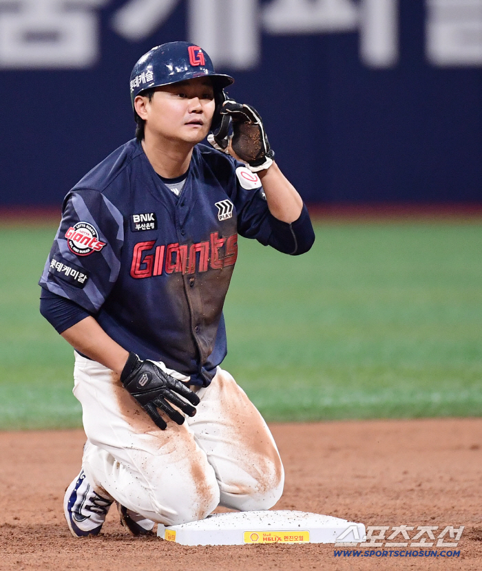 It's worth the wait! 2G consecutive final hit → 6 runs and 4 hits in 2 days…Lotte's savior who was suffering from poverty. 