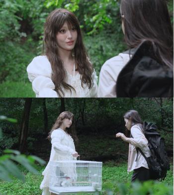 Jeon So-mi, scratching her legs, getting burned..A surprise appearance as an actor in 'Surprise' re-enactment