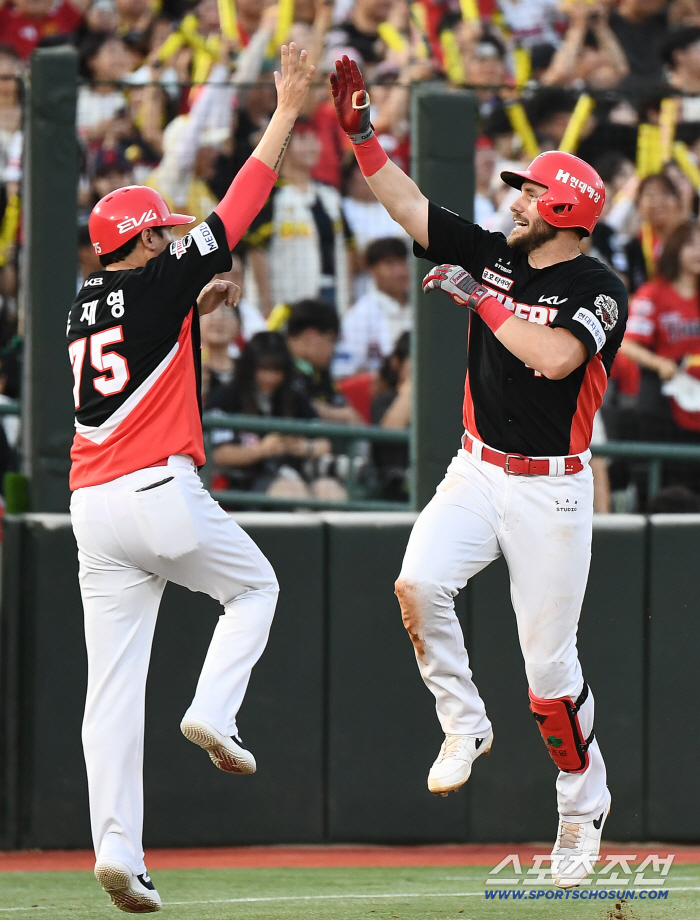 KIA Wisdom's 22nd pre-emptive shot → Lotte Yoon Dong-hee's come-from-behind two-run shot! Busan is hot. 