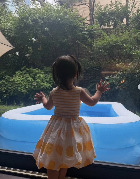 Lee Byung-hun ♥ Lee Min-jung sets up a daughter-only swimming pool in the garden of her house with 38,000 won of happiness