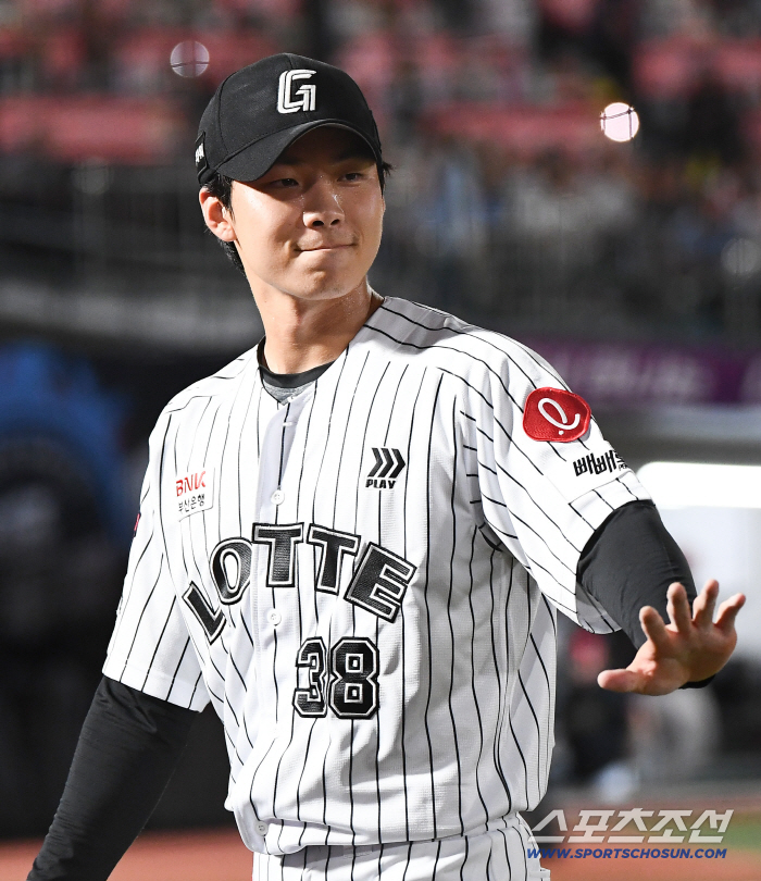 Look at the rising sun of Busan! KIA's 4th consecutive loss → Lotte's 3rd consecutive win, the end of the slugfest game 