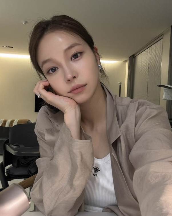 Miscarriage, business-turned-pharmacist...Ji Yoon-mi's excessive legal response to malicious comments → Prosecution prosecution 