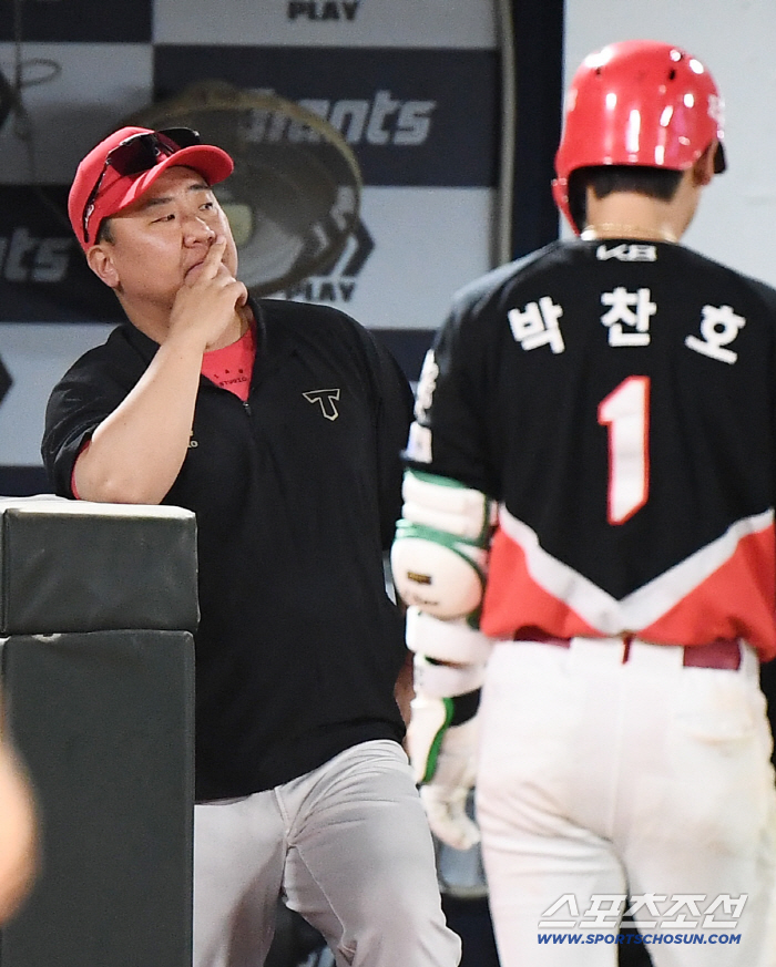  Director Lee Bum-ho is disappointed
