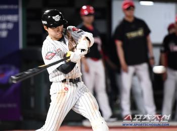  HAN TAE YANG, successfully converted from bunt!