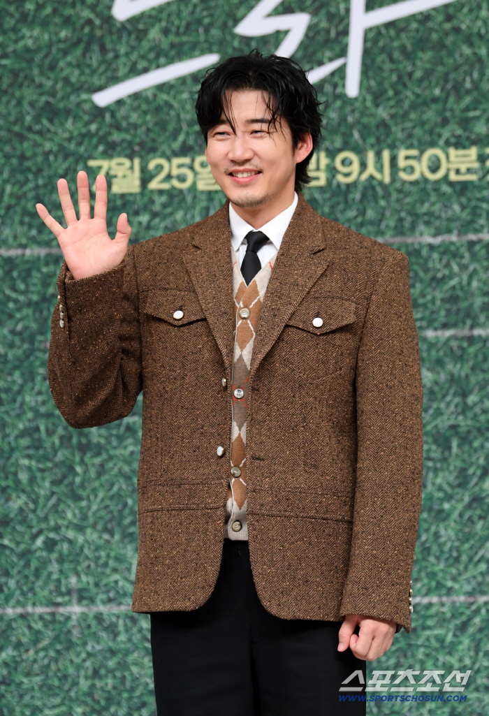  Hi, Kyesang
