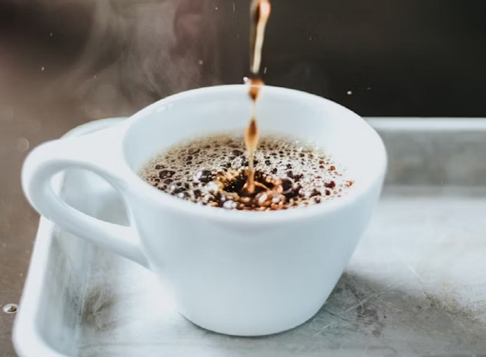 Strange salty taste... Drifting a Doctor's License for a Colleague Woman's Coffee