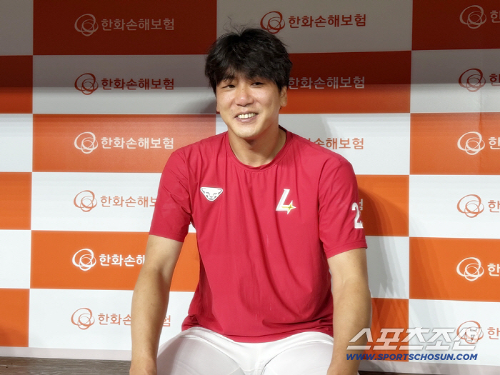HYUNJIN is my great pitcher. I want to play again the truth after the match of the century