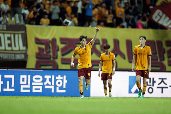  Thiago Theater Goal Really Amazing Jeonbuk Overpower Gwangju 21 → 20G Unbeaten...Kim Jin-kyu scored 2G consecutive goals, Ha Seung-woon's wonder goal Gwangju canceled another goal  bad luck with the goal