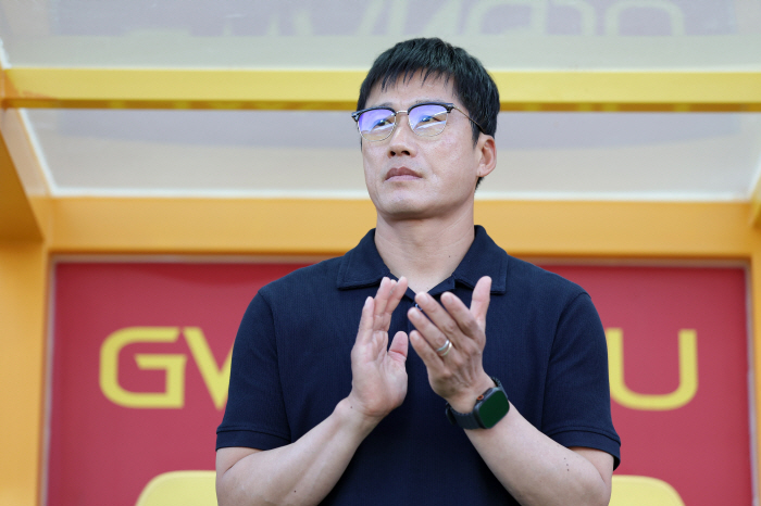  Thiago Theater Goal Really Amazing Jeonbuk Overpower Gwangju 21 → 20G Unbeaten...Kim Jin-kyu scored 2G consecutive goals, Ha Seung-woon's wonder goal Gwangju canceled another goal  bad luck with the goal