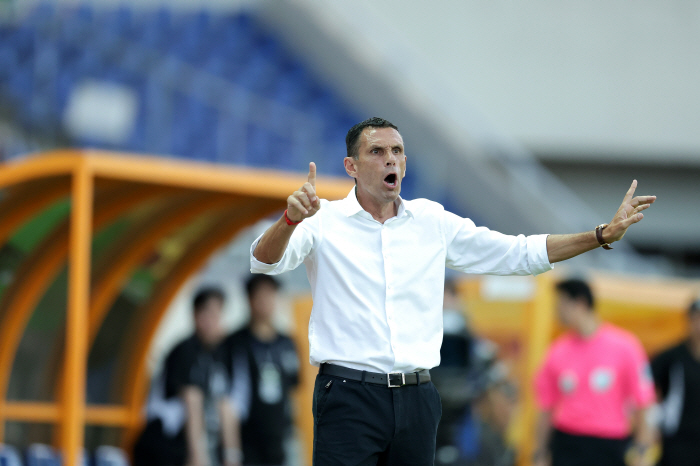  Thiago Theater Goal Really Amazing Jeonbuk Overpower Gwangju 21 → 20G Unbeaten...Kim Jin-kyu scored 2G consecutive goals, Ha Seung-woon's wonder goal Gwangju canceled another goal  bad luck with the goal