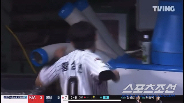 Ma Huang, who wanted to find a rat hole, how angry did you hit the innocent air conditioner? 
