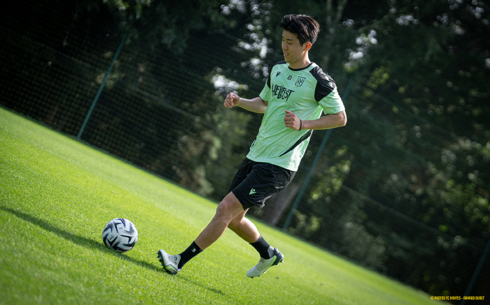  Kwon Hyuk-kyu, a tall MF of 1m92, transferred to Nantes, France...Korean Derby with Lee Kang-in in the opening match