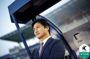  Coach Jung Jung-yong said not to lose points in the first half vs. Kim Hak-beom's T-ago. It's hard to adjust to the weather