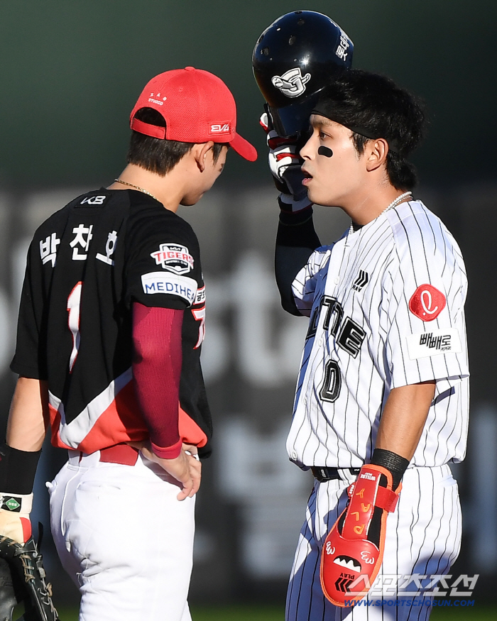  Hwang Sungbin, Park Chanho, I feel awkward