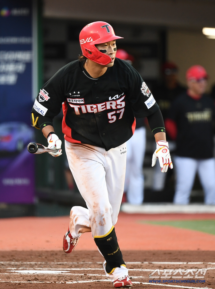  Ko Jong-wook makes a timely RBI